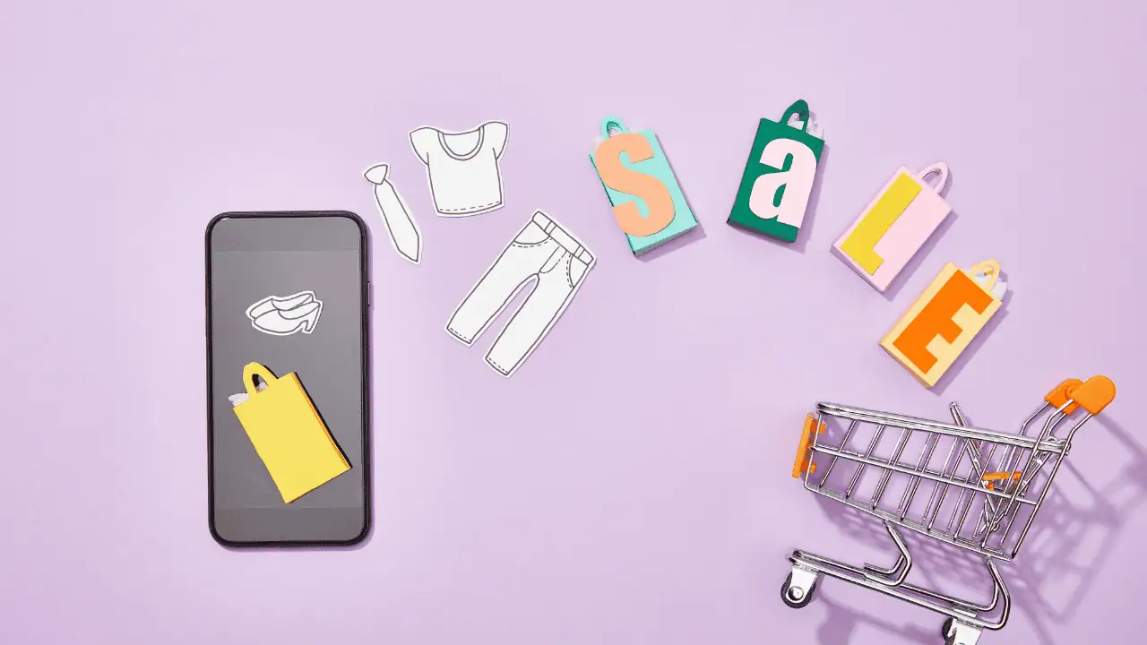 App based push notifications illustration showing a smartphone, shopping bags, and a shopping cart, representing why app notifications work for large brands but not creators